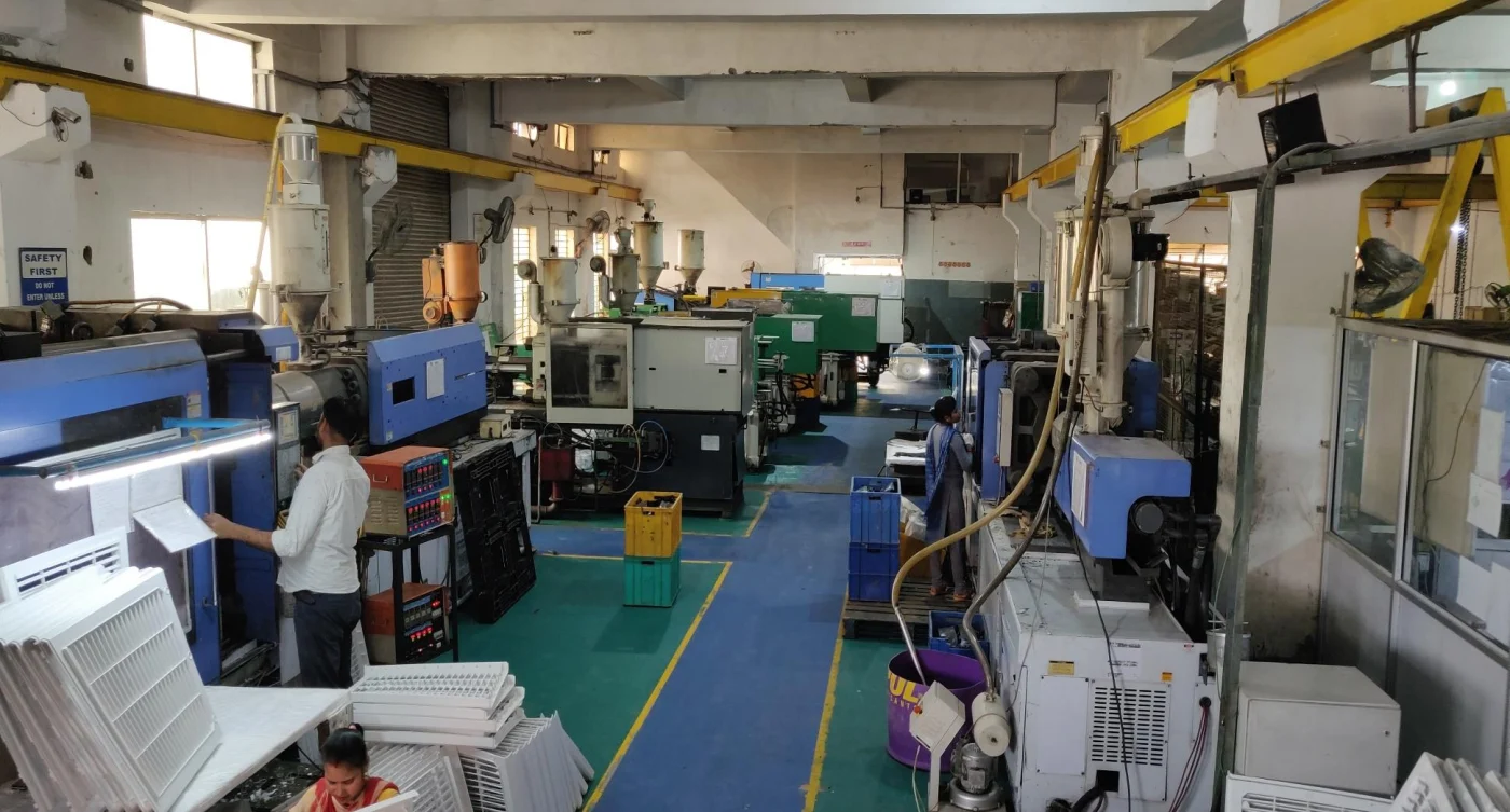 VAS Solution injection moulding shop floor